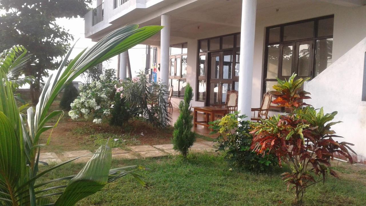 Masha Beach Inn Tangalle Exteriör bild