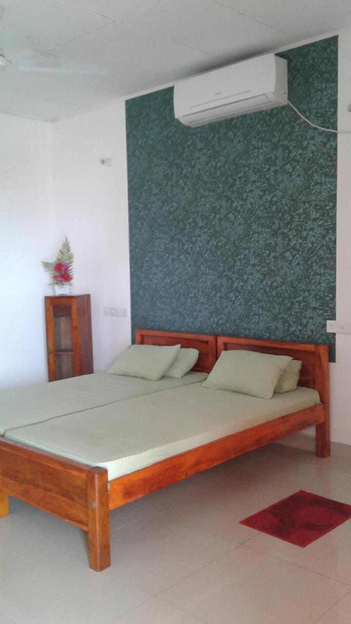 Masha Beach Inn Tangalle Exteriör bild
